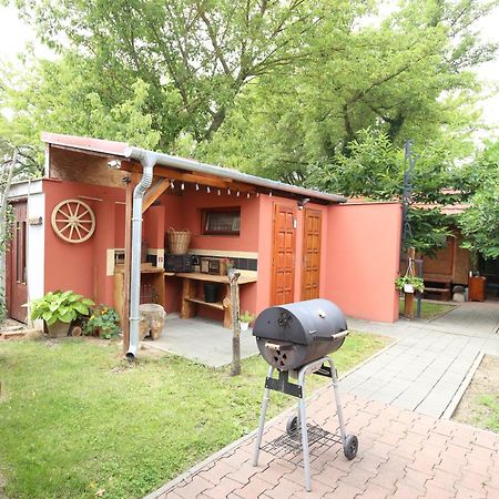Karavan Štúrovo المظهر الخارجي الصورة